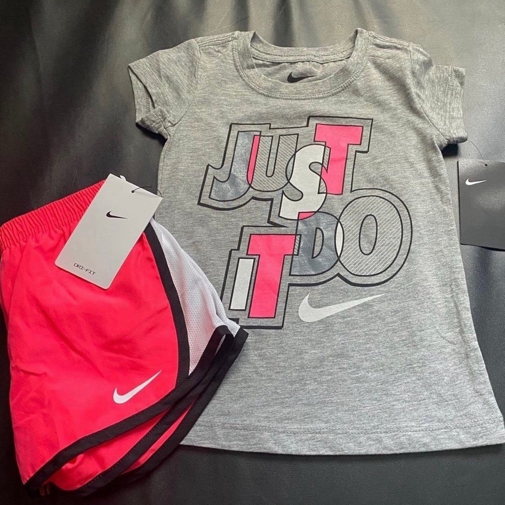 NWT Nike Athletic Set Girls Size 5